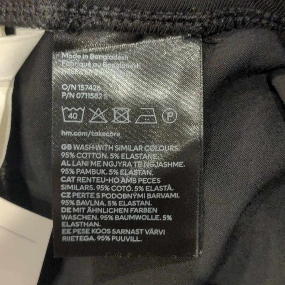 H&M Black Pull On Lounge Bike Style Shorts size Small